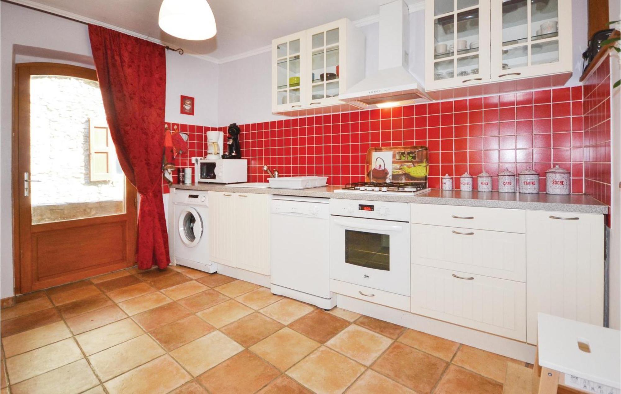 2 Bedroom Nice Apartment In Les Salles-Du-Gardon Soustelle ภายนอก รูปภาพ