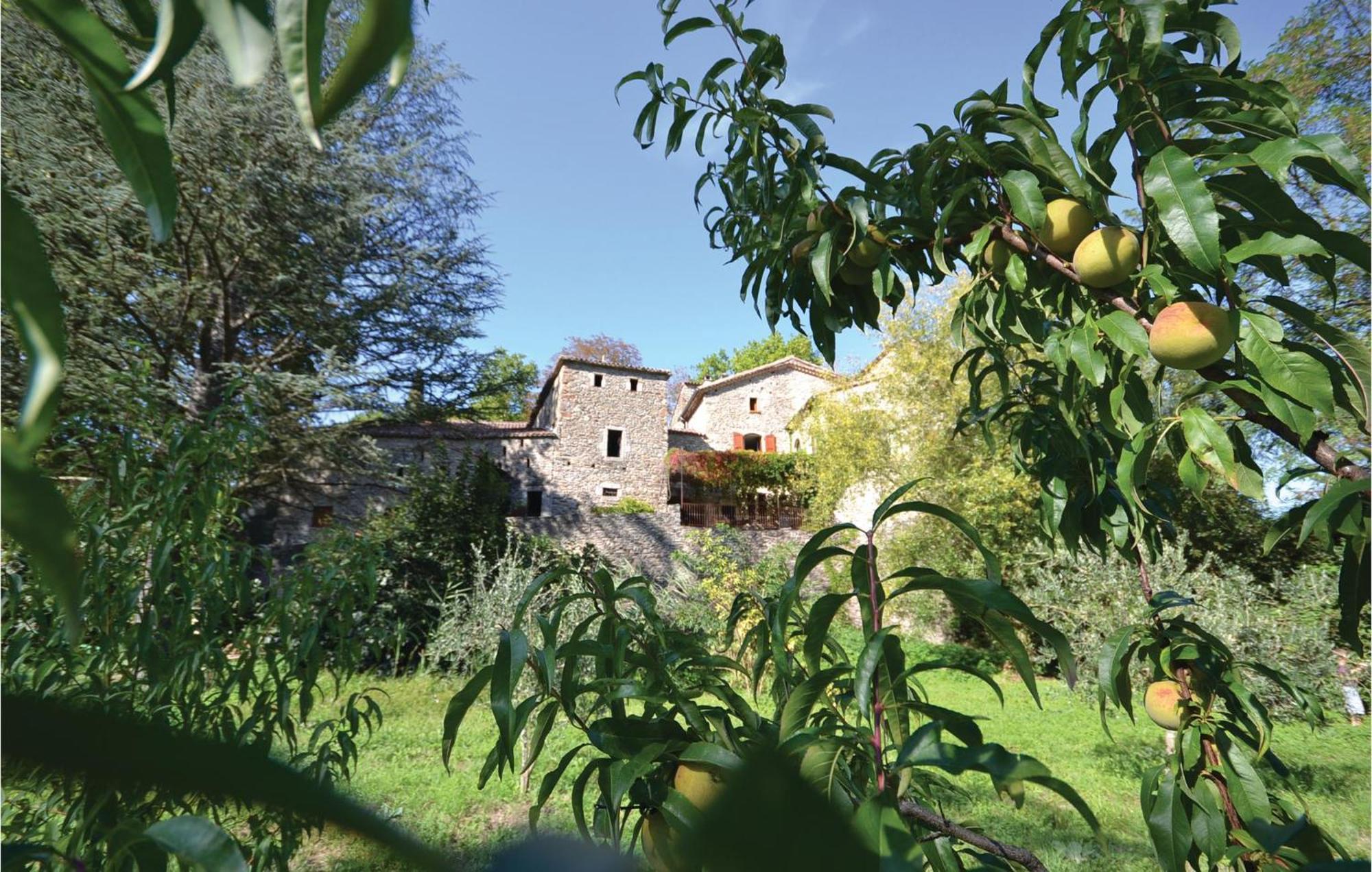 2 Bedroom Nice Apartment In Les Salles-Du-Gardon Soustelle ภายนอก รูปภาพ